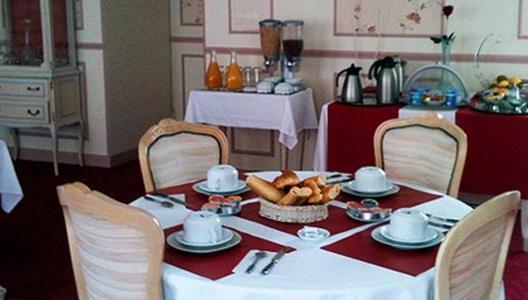 Grand Hotel De L'Etoile Куртене Экстерьер фото